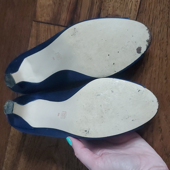 Beautiful comfortable navy satin shoes - Picture 6 of 10